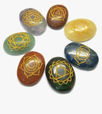 7 Chakra Gravur Reiki Kristall Set - Heil Edelsteine für Reiki I KOSTENLOSER ...