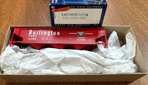 Kit de HO Rotonda #3241 Tolva offset de 3 bahías C B & Q Burlington Ruta 172000 NY | Zustand: New