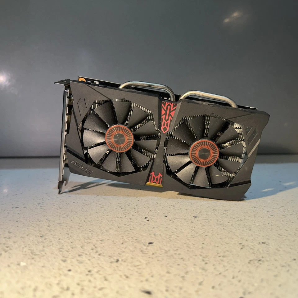 ASUS STRIX GTX 750Ti OC 2GB STRIX-GTX750TI-OC-2GD5 GDDR5 PCIe GRAPHICS CARD - Image 2 of 4