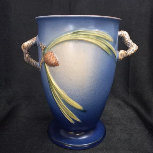 VINTAGE ROSEVILLE BLUE PINECONE 847 - 9 ART POTTERY VASE