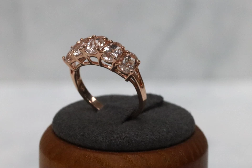 Anillo de media eternidad de morganita de oro rosa de 9 quilates - talla K Foto 2 de 4