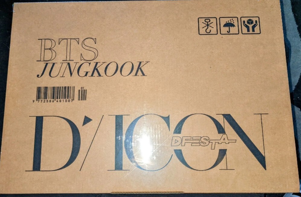 DICON BTS 写真集 V.jungkoko BTS V DICON VOLUME N°16 : VICON VERSION B - Kpop USA