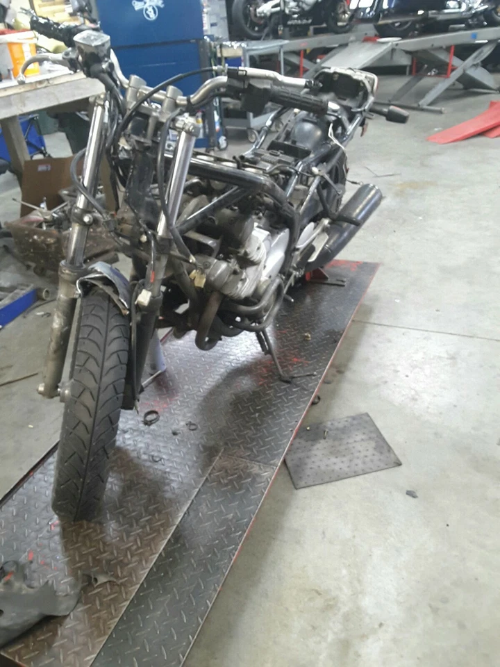 92-98 1992 Yamaha XJ 600S OEM arranque pernos de montaje hardware  Foto 4 de 4