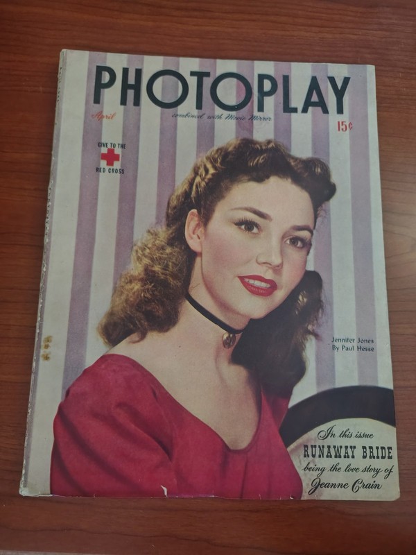 Photoplay April 1946 with Jennifer Jones on Cover 