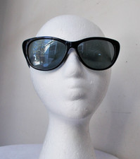 1990s CAT EYE SUNGLASSES Black Plastic Retro Stylish