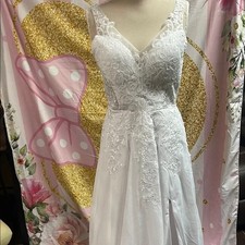 Wedding Dress size 8/ 10 with Vail