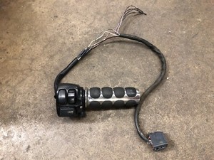 Harley Davidson Electra Glide Road Glide Ultra 98-07 OEM Right Bar Switch Grip