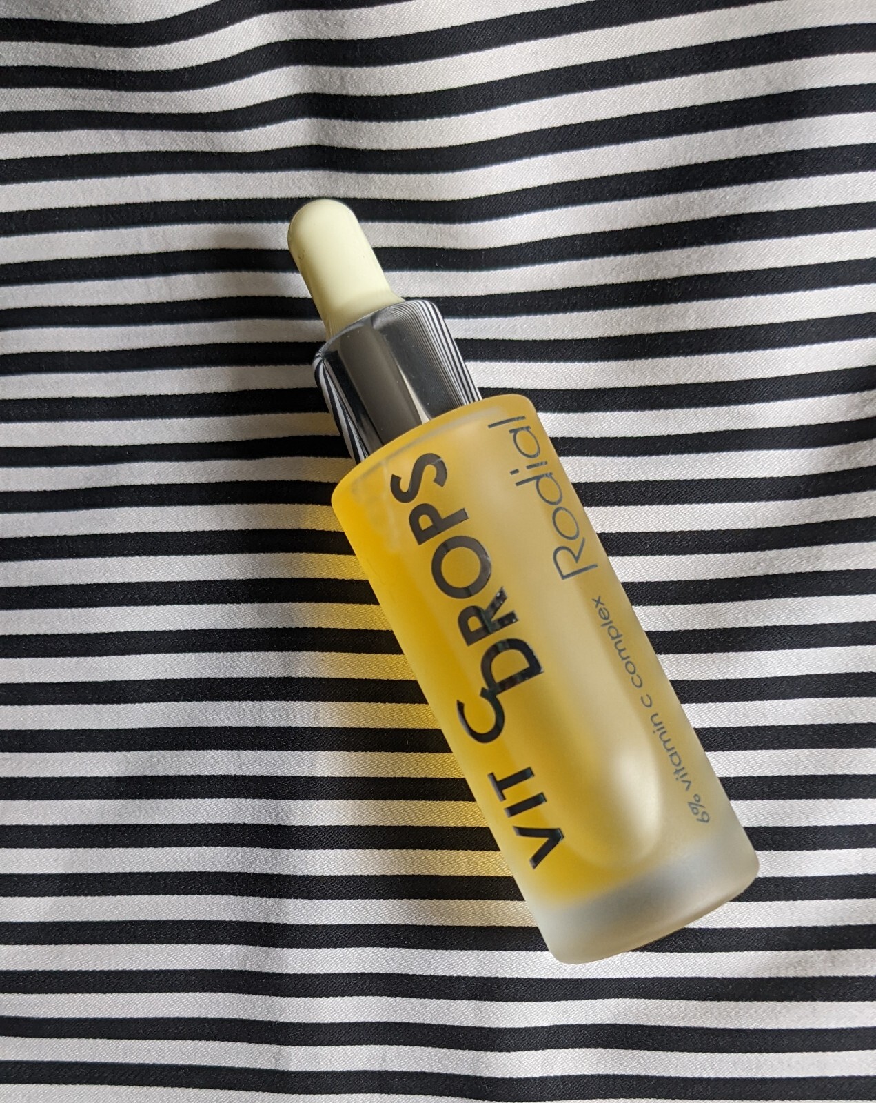 Gouttes Vitamine C Rodial 31ml pour un teint éclatant et anti-taches