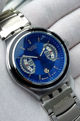 Swatch Irony Herren Quarz Armbanduhr Edelstahl Blau Datumsanzeige Leuchtzeiger