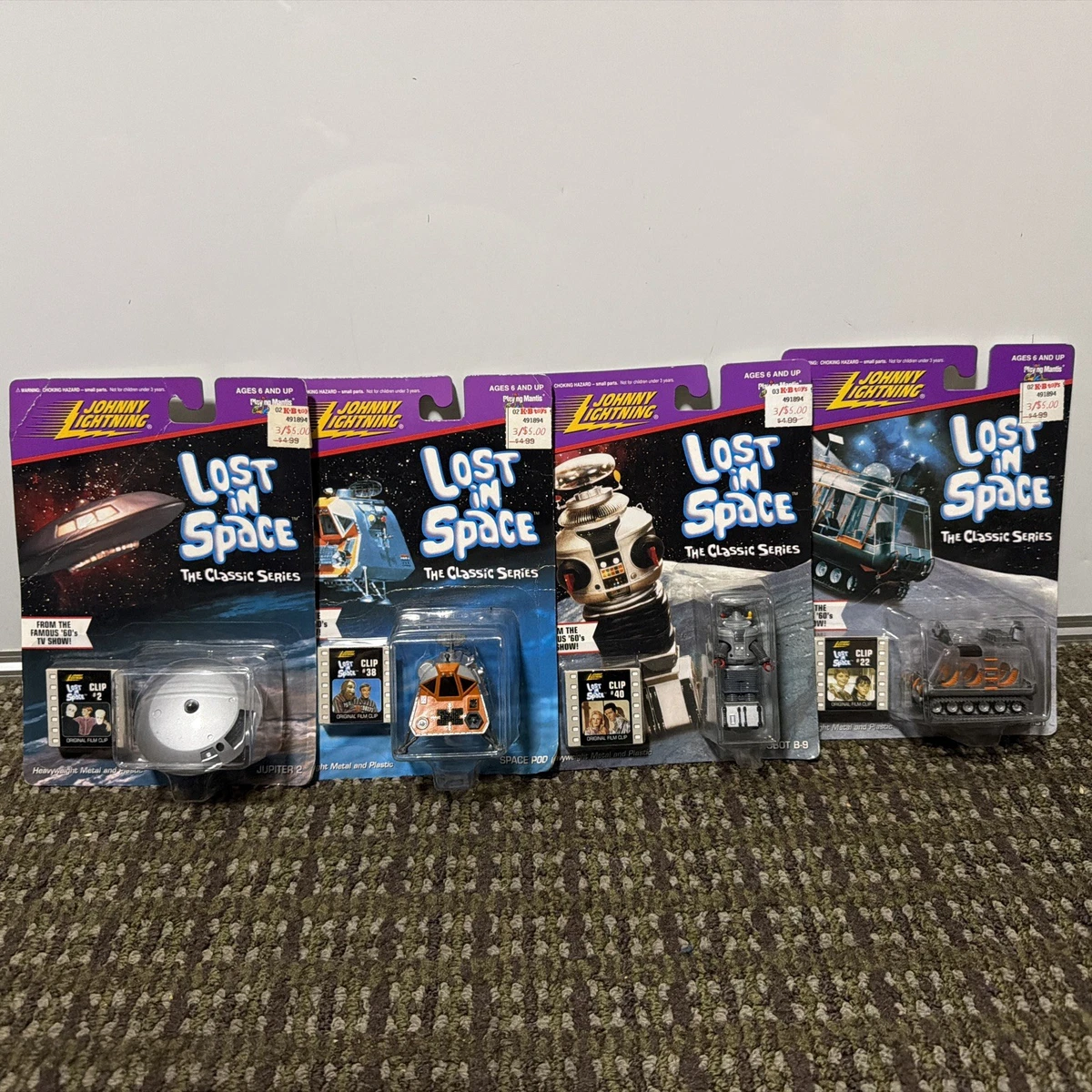 Preços baixos em Bonecos colecionáveis de Lost in Space | eBay