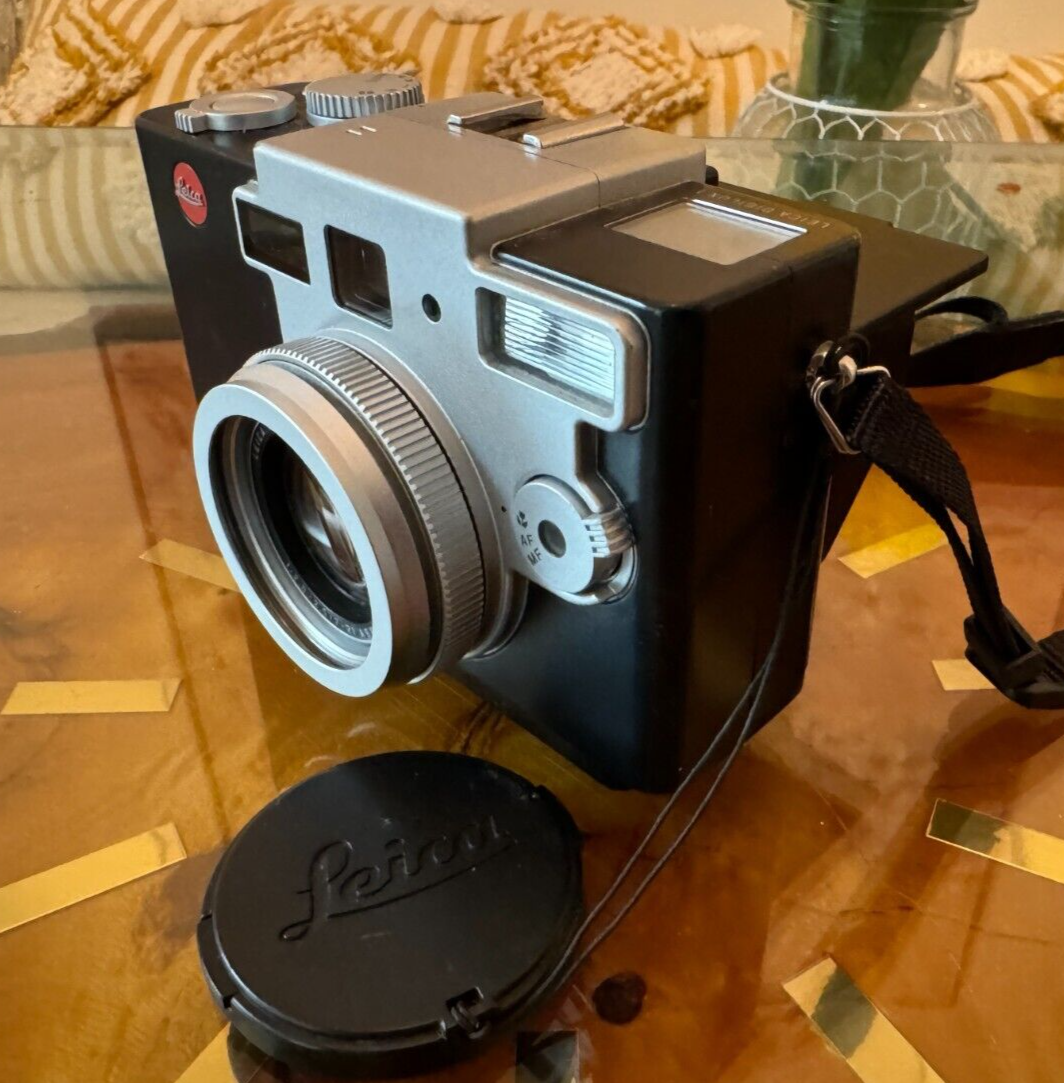 Leica Digilux 1 4.0MP Digital Camera - Black - FREE SHIPPING Leica Digilux 1 4.0MP Digital Camera - Black - FREE SHIPPING