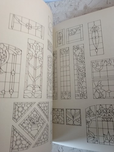 Treasury of Traditional Stained Glass Designs VTG Dover Winterbotham Color Clip - Picture 5 of 12