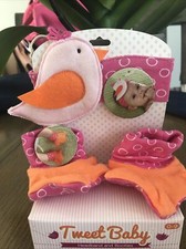 NEW  BABY GIRLS BIRD HEADBAND AND MATCHING BOOTIE SET SIZE 0-9 MONTHS