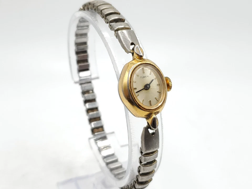 Reloj Timex mecánico vintage para mujer para piezas o reparación Foto 3 de 4