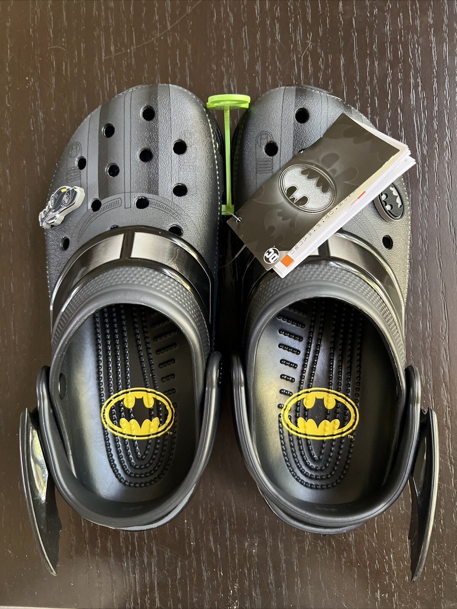 M4/W6 - Crocs x Batman Batmobile Classic Clog Men display picture 3
