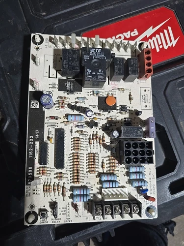 YORK COLEMAN LUXAIRE 1162-202 879598 Furnace Control Circuit Board 1162-83-202