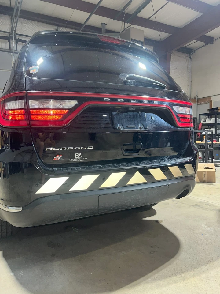 Panel de calcomanías reflectante Chevron Dodge Durango (12-24) 3,5" x 53" - Ghost - Seguridad Foto 3 de 4
