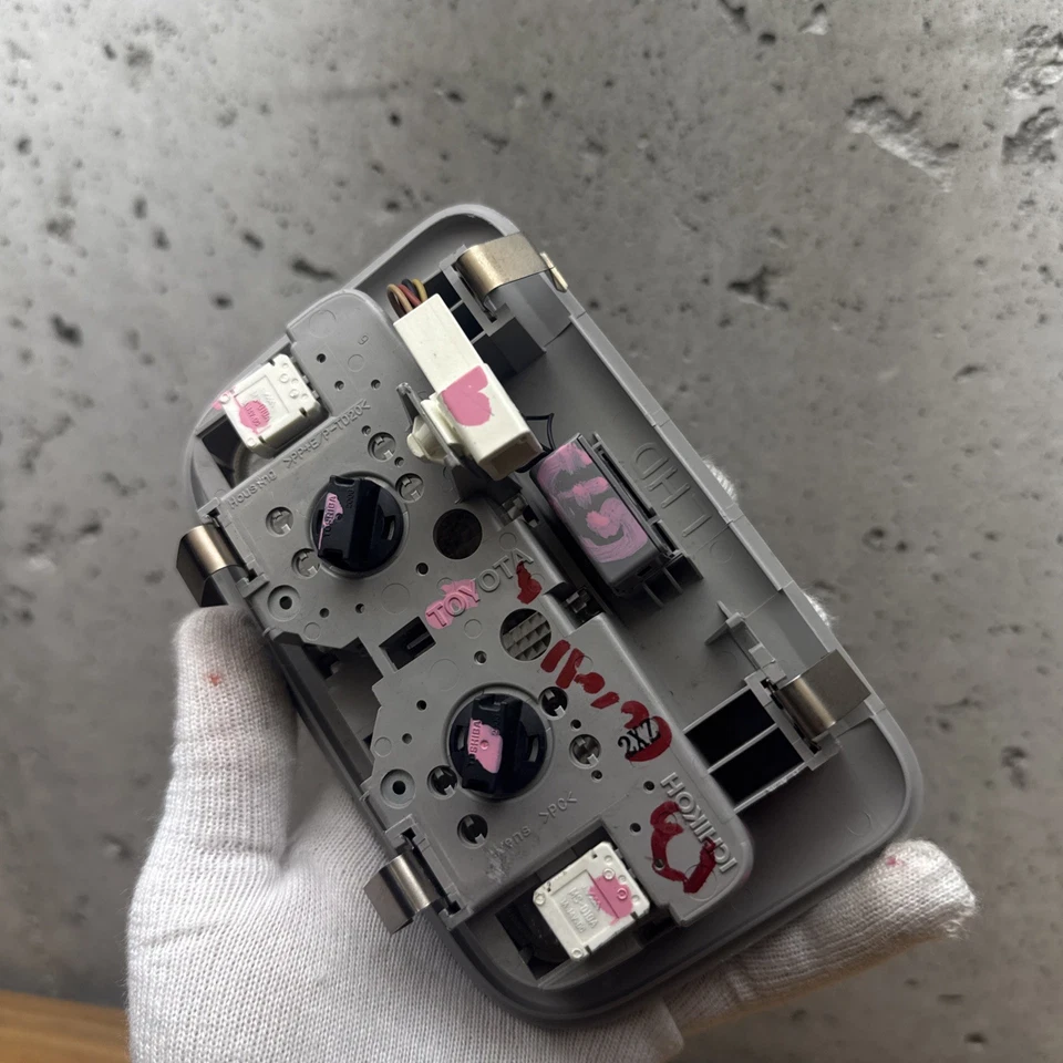 Luz domo mapa superior delantera gris Toyota Corolla/Matrix/Yaris & Scion xB xD Foto 4 de 4