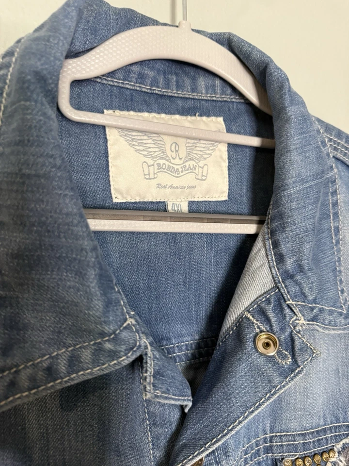 Chaqueta vaquera con tachuelas lavado claro Robin’s Jeans talla 4x. Chaqueta vaquera estilo años 90 Foto 3 de 4