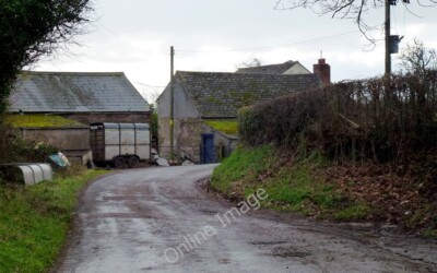 Photo 6x4 Approaching Arcadia 1 Walterstone A farm between Rowlestone and c2012