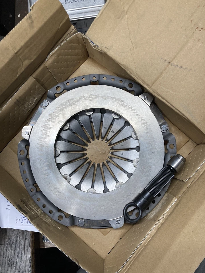 Nuevo kit de embrague Sachs K70007-01 Early Audi S4 y S6 Foto 3 de 3