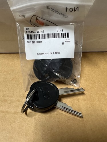 Nuevo Juego de 2 llaves de encendido genuinas OEM Kioti Daedong T5515-75192 sin bolsa