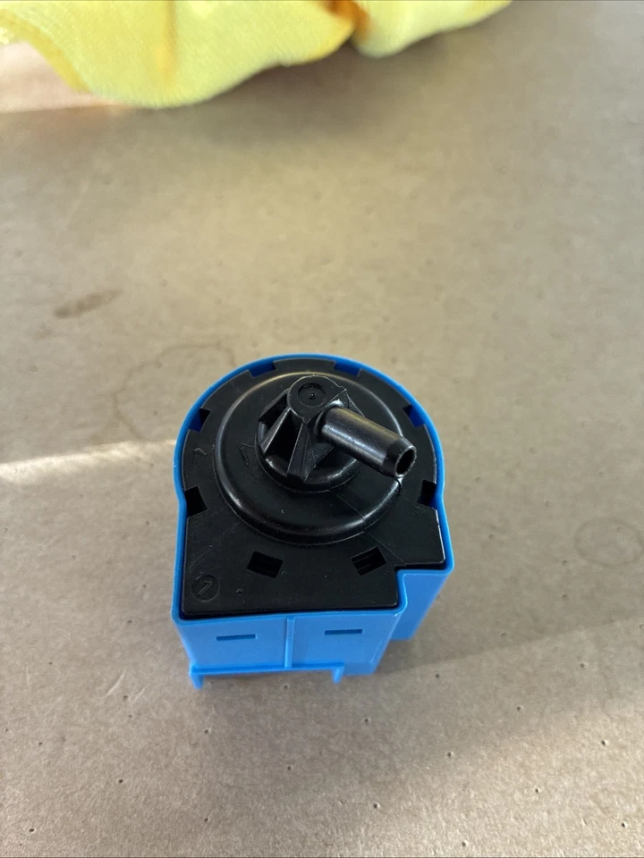 Переключатель уровня стиральной машины Samsung от оригинального производителя DC96-01703G - Изображение 3 из 4