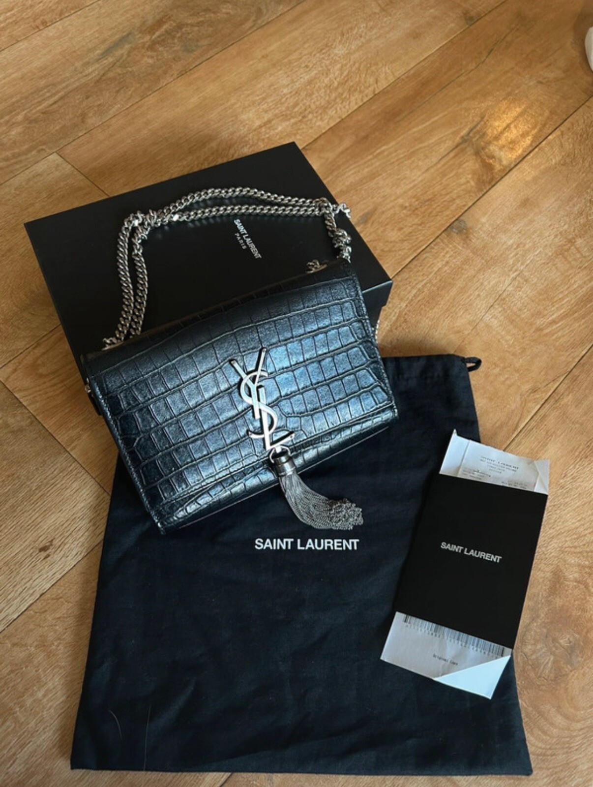 Borsa a tracolla YSL Saint Laurent in pelle nera con stampa coccodrillo