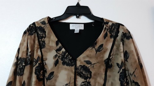 WOMAN'S CASUAL CORNER ANNEX- LONG SLEEVE PULLOVER BLOUSE.FLORAL PRINT.SZ 3X - Picture 2 of 8