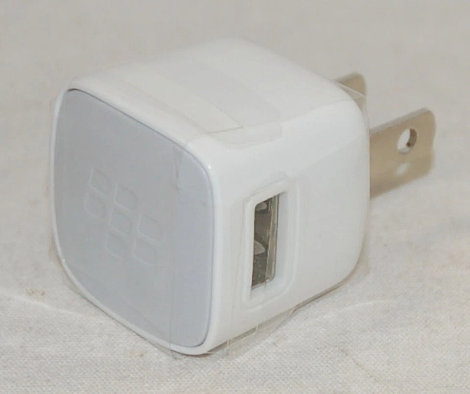 NEW Original BlackBerry RIM ASY-31295-002 White USB Wall Charger Adapter - Image 2 of 4
