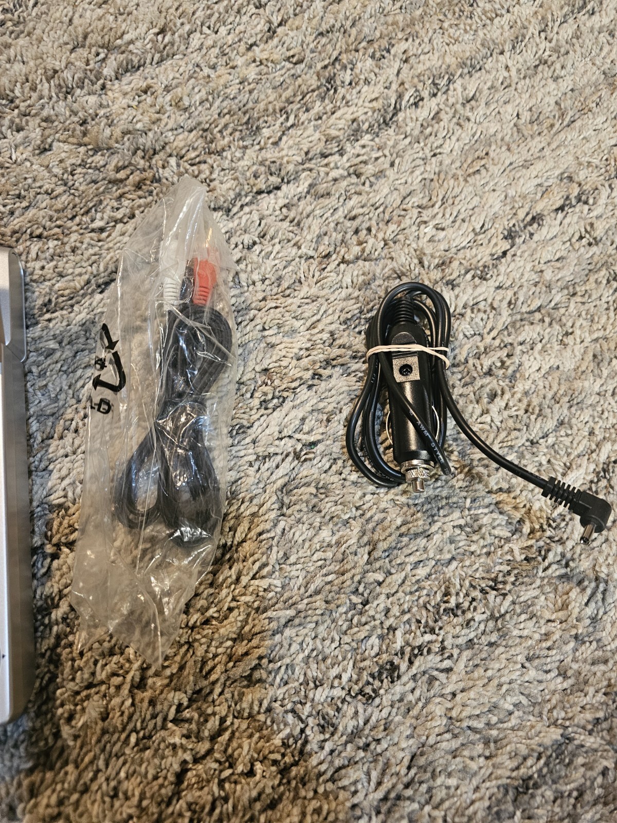 Spectroniq PDV70X Portable DVD Player Car Cord, Rechargeable Battery