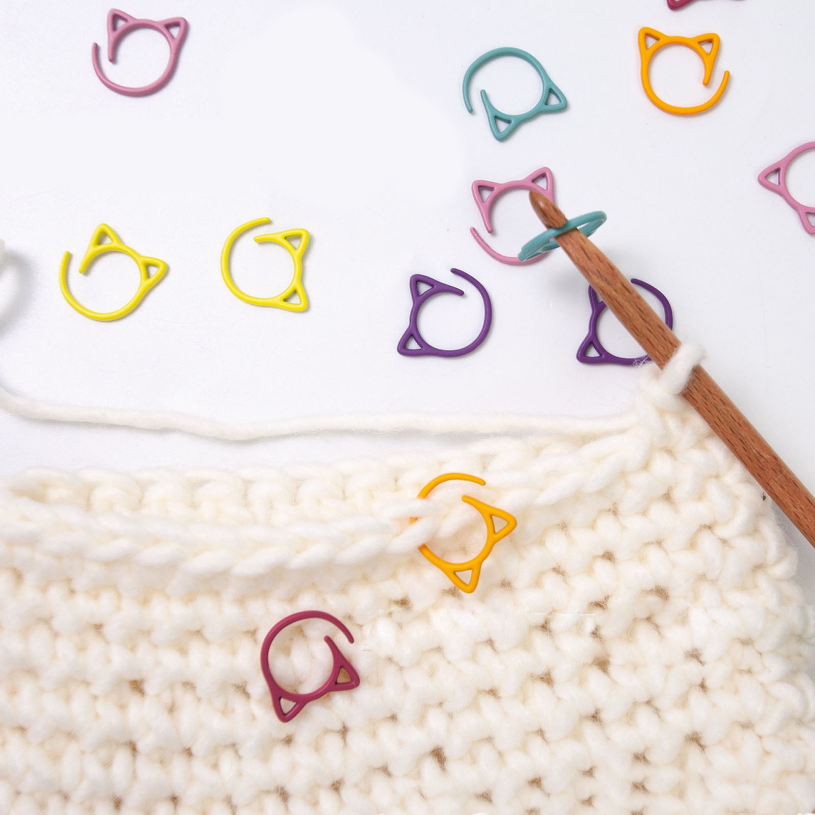 24Pcs Stitch Markers Metal Zinc Alloy Multicolor Cute Cat Locking Marker For