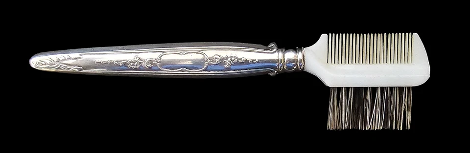 DE COLECCIÓN PLATA ESTERLINA PARA HOMBRES BIGOTE CEPILLO Y PEINE DE ASEO DE TOWLE Foto 3 de 4