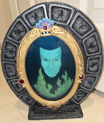 WDCC DISNEY VILLAINS EVIL QUEEN MAGIC MIRROR SNOW WHITE RARE - Picture 2 of 9