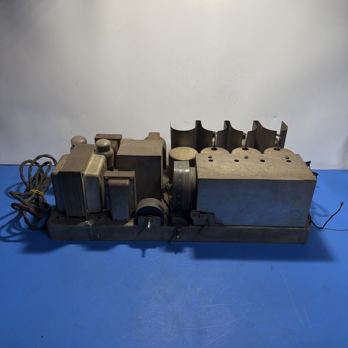 Antique Airline Tube Radio Chassis – Vintage Vacuum Tube Amp
