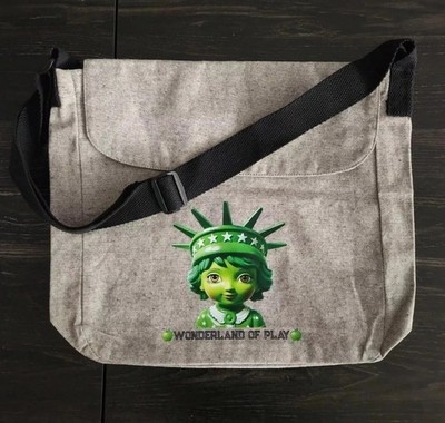 OFFICIAL MERCH Blythe Con USA Wonderland of Play 2023 Messenger Bag Libby New