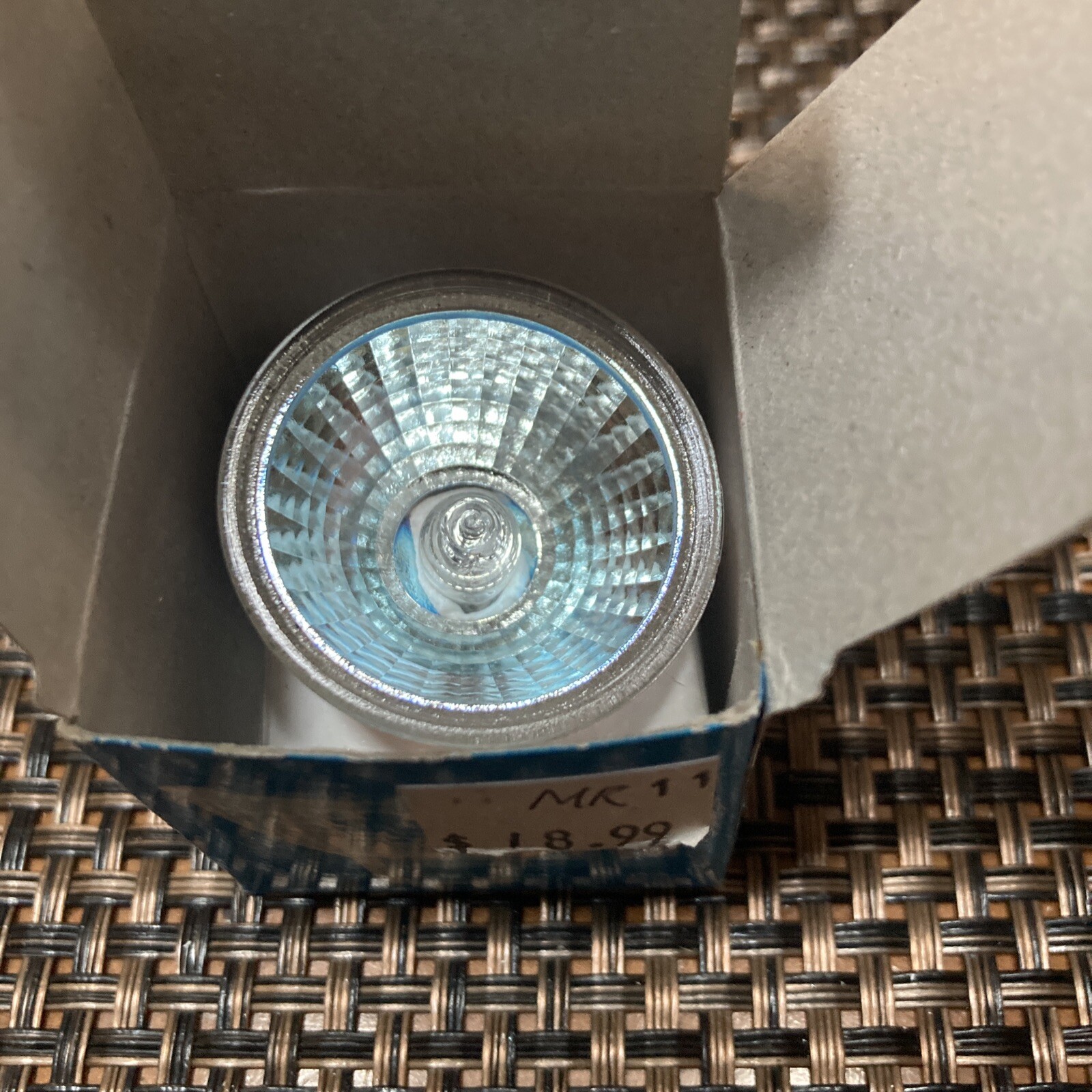 🇺🇸NEW HIKARI Halogen Lamp Bulb MR11 6 Volt 5 Watts 30 Degrees