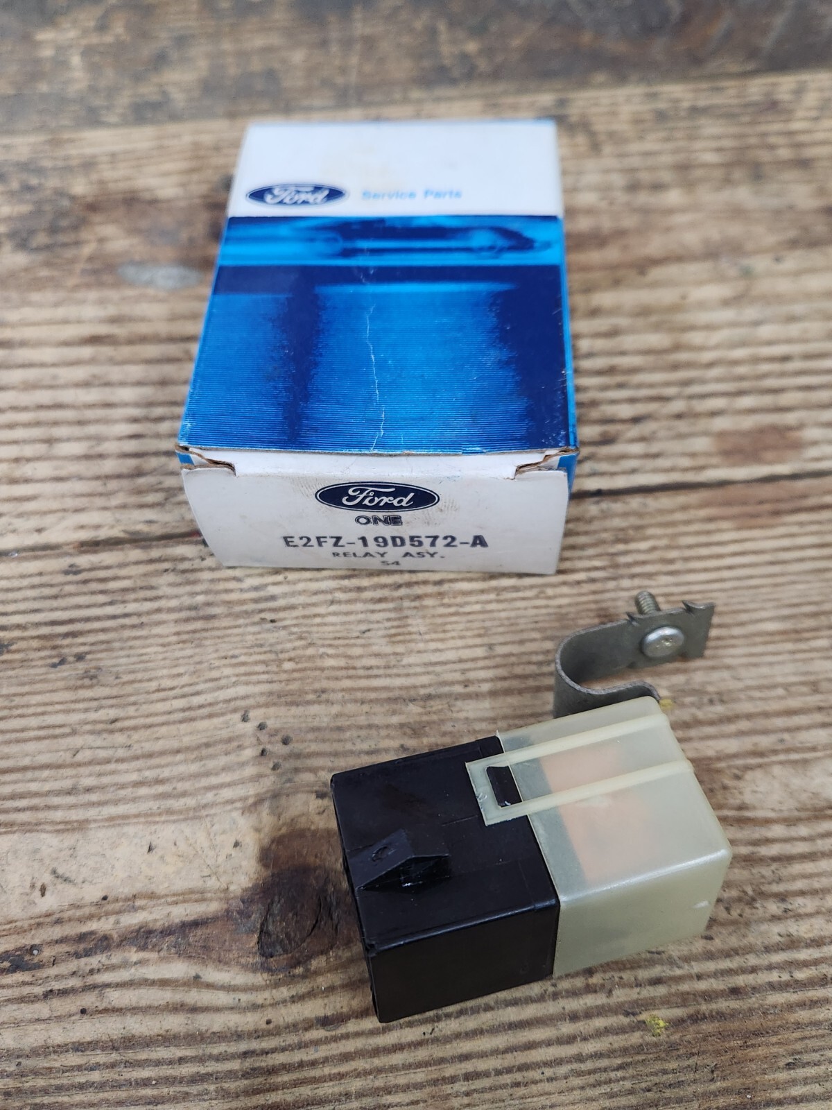 NOS OEM Ford Escort Lynx A/C Compressor Relay E2FZ-19D572-A-image