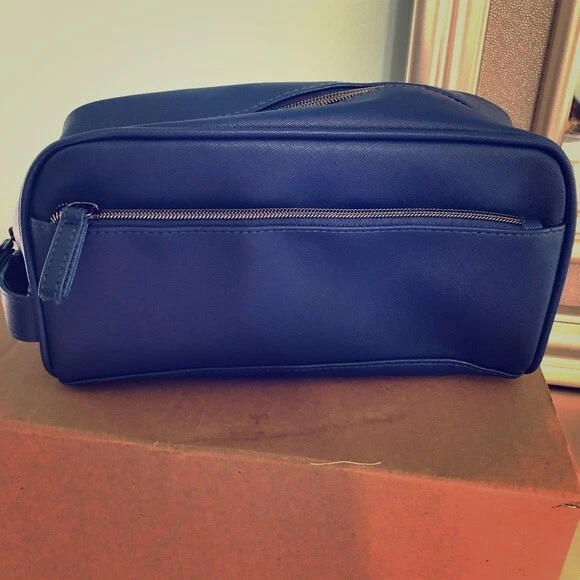 Bloomingdales蓝色人造萨菲亚诺皮革盥洗包 — 第 3/4 张图片