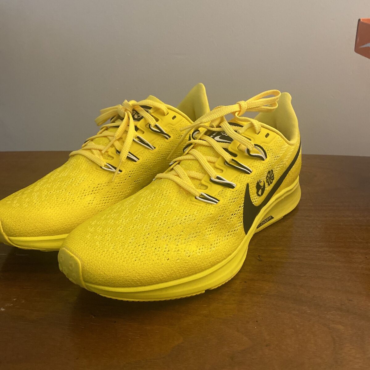 Size 8.5 - Nike Cody Hudson x Air Zoom Pegasus 36 Chrome Size 8.5 - Nike Cody Hudson x Air Zoom Pegasus 36 Chrome