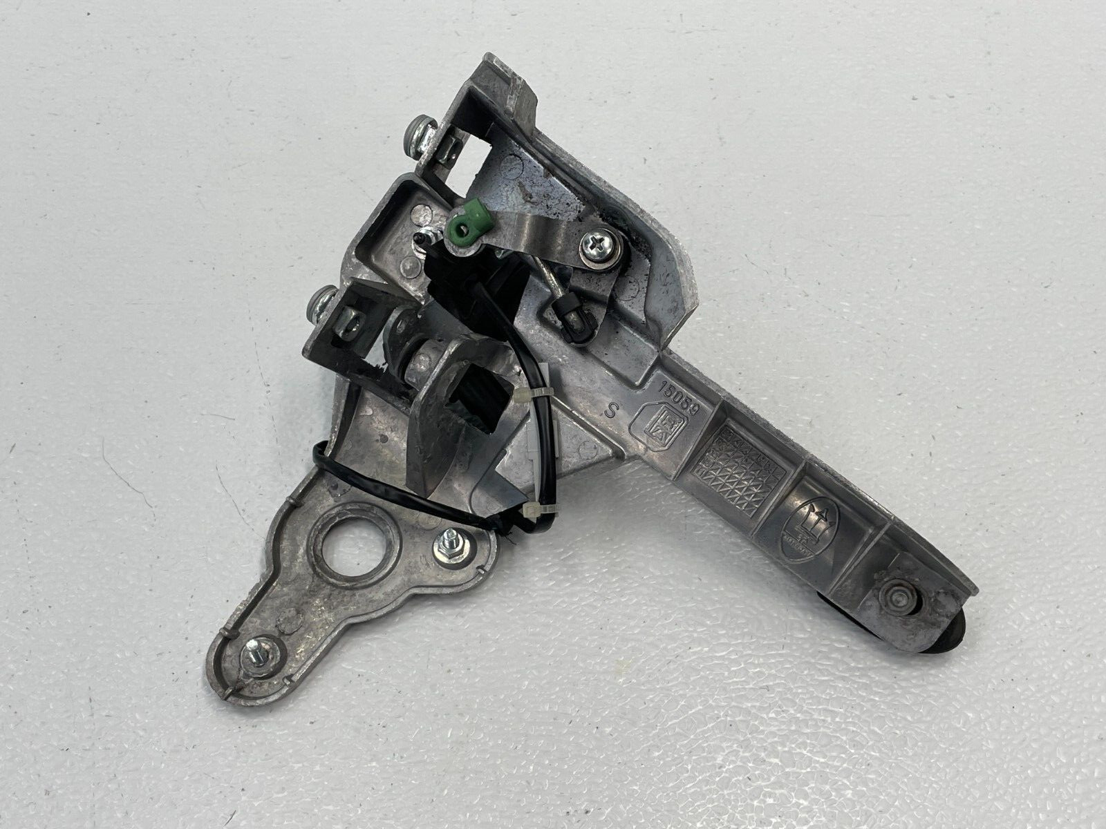 13 14 Maserati Granturismo M145 Front Left Exterior Door Handle Black 1458 OEM