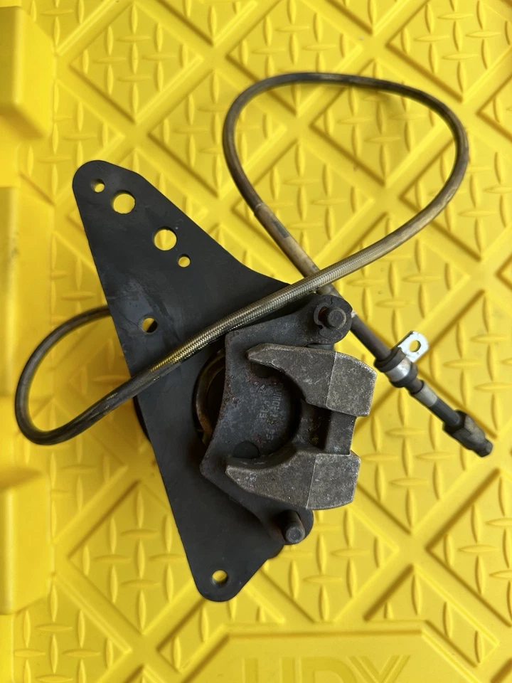 Can-Am Spyder RT-S Roadster SM5 2010 pinza de freno trasera OEM Foto 3 de 4