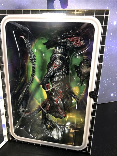 Neca Aliens Night Cougar Alien mit magnetischem Kamikaze Parasit neu versiegelt - Bild 9 von 9
