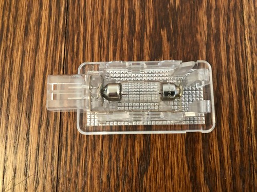 Volvo S80 S60 S40 V70 V50 V90 S90 XC70 Trunk Cargo Light OEM XLNT with bulb - Picture 3 of 3