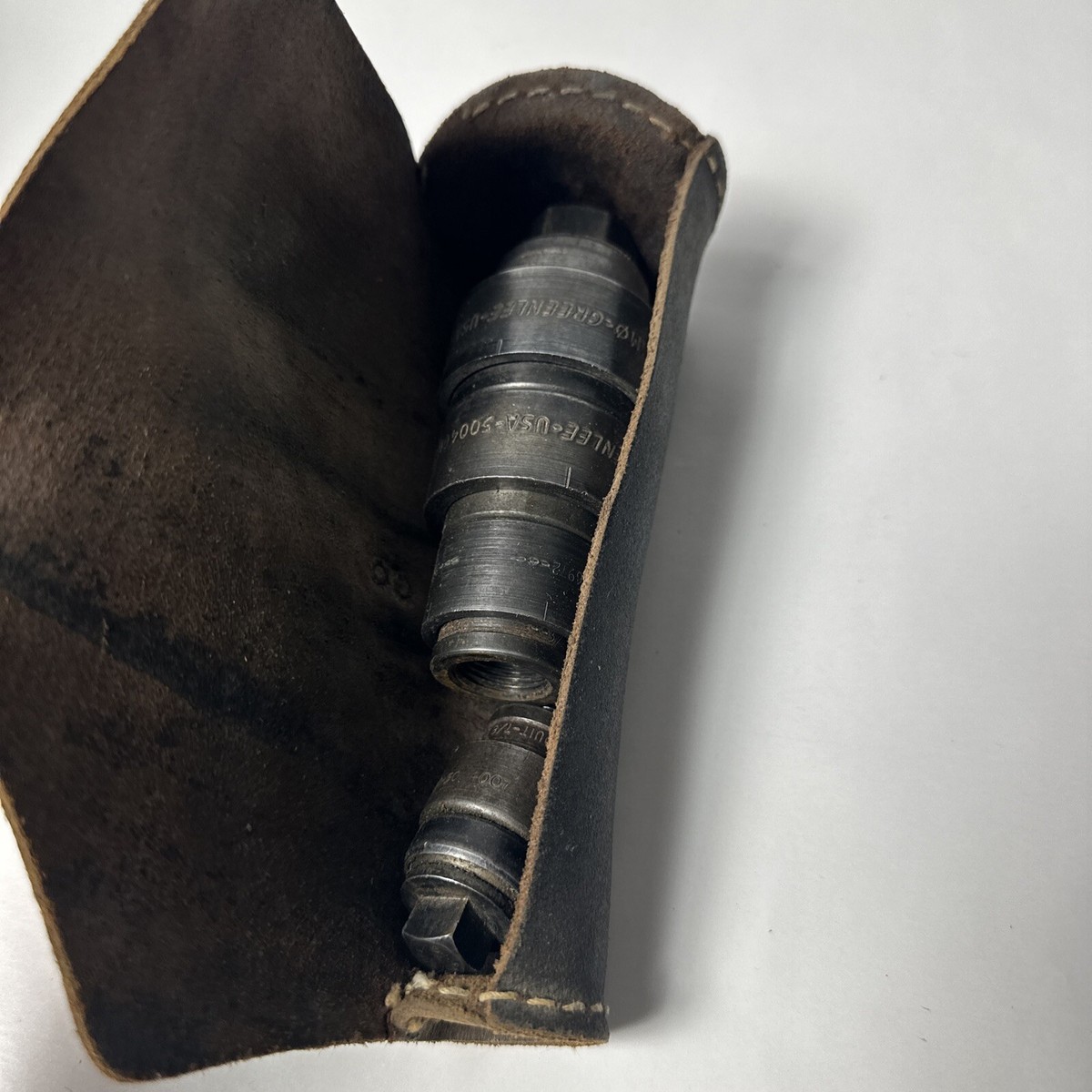 GREENLEE 735 KNOCKOUT CONDUIT PUNCH SET W/ LEATHER CASE VINTAGE