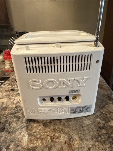 Sony FD-525 Mega Watchman Black & White TV FM/AM UNGETESTET/For Parts Only LESEN👇 - Bild 5 von 9