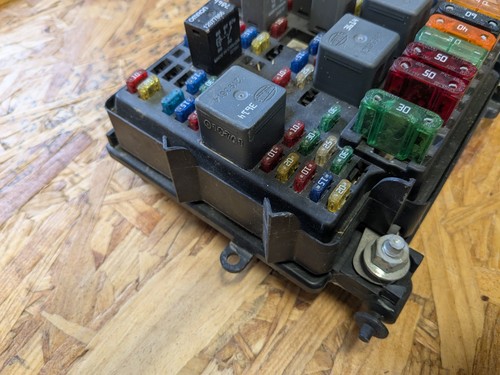2000-2002 Silverado Sierra Tahoe Yukon Suburban Under Hood Fuse Box 15328806 Oem - Picture 3 of 15