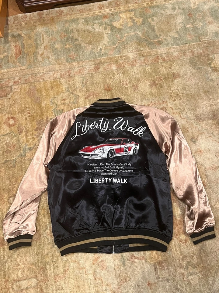 Chaqueta Universitaria Liberty Walk Sukajan Negra Dorada 280Z Bordada Talla L Foto 2 de 4