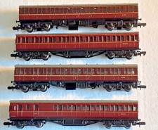 GRAHAM FARISH N GAUGE - RAKE OF FOUR MAROON COACHES W4694/M41012 X 2/W5490
