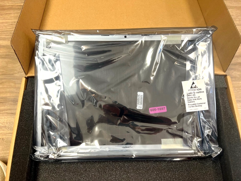 NEW 605-1697 LCD Screen Assembly Matte for Macbook Pro 17" 2008 A1261 - Image 2 of 4